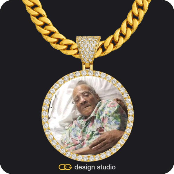 Shell Initial Necklace - Q / Gold,Custom Photo Pendant - Gold / Circle (4 cm) / Cuban (10mm)