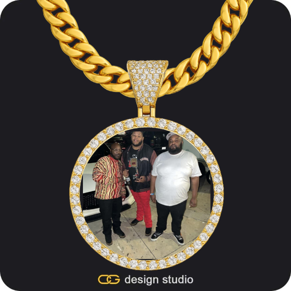 Shell Initial Necklace - U / Gold,Custom Photo Pendant - Gold / Circle (4 cm) / Cuban (10mm)