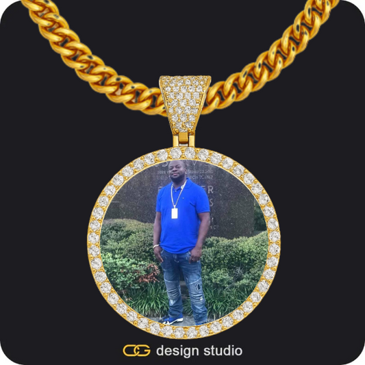 Rectangle Initial necklace - Q,Custom Photo Pendant - Gold / Circle (4 cm) / Cuban (5mm)