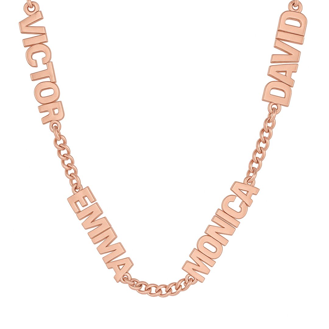 Collar con varios nombres