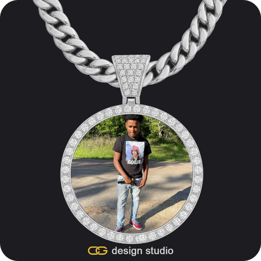 Custom Photo Pendant - Silver / Circle (4 cm) / Cuban (10mm)