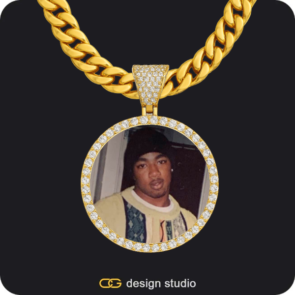 Clover Initial Necklace - Q / 16 inch,Custom Photo Pendant - Gold / Circle (3 cm) / Cuban (10mm)