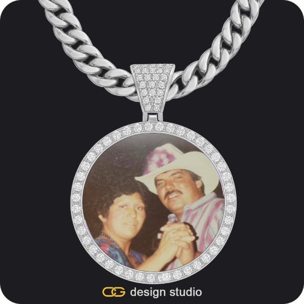 Shell Initial Necklace - Q / Silver,Custom Photo Pendant - Silver / Circle (4 cm) / Cuban (10mm)