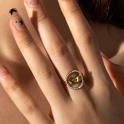 El collar con nombre esencial 