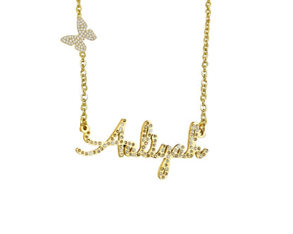 El collar con nombre brillante esencial