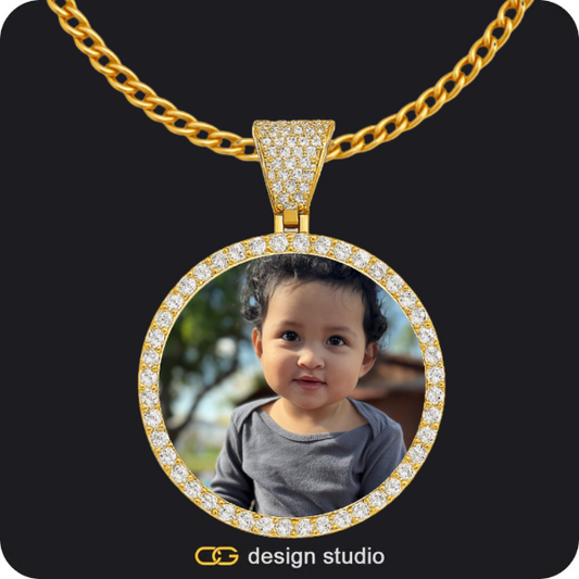 Shell Initial Necklace - Z / Gold,Custom Photo Pendant - Gold / Circle (4 cm) / Cuban (3mm)