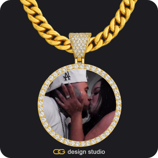 Custom Photo Pendant - Gold / Circle (4 cm) / Cuban (10mm),Grand victorian initial necklace - Q / Gold