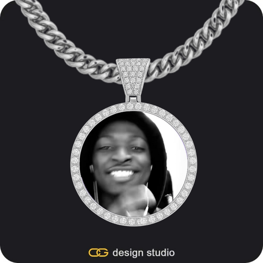 Grand victorian initial necklace - Q / Gold,Custom Photo Pendant - Silver / Circle (3 cm) / Cuban (5mm)