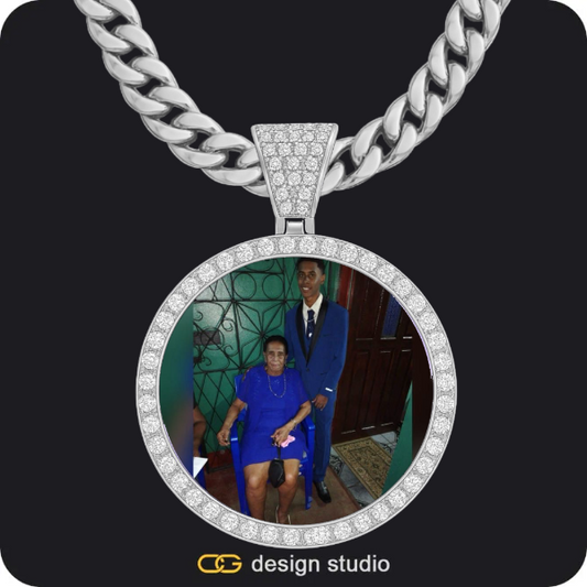 Custom Photo Pendant - Silver / Circle (4 cm) / Cuban (10mm)