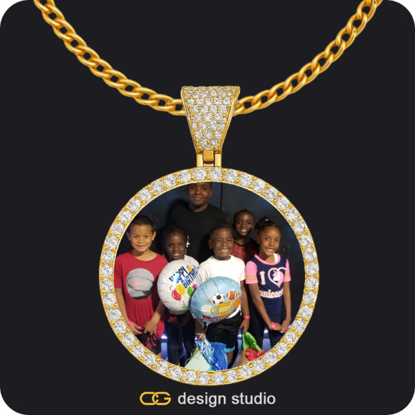 Grand victorian initial necklace - Q / Silver,Custom Photo Pendant - Gold / Circle (4 cm) / Cuban (3mm)