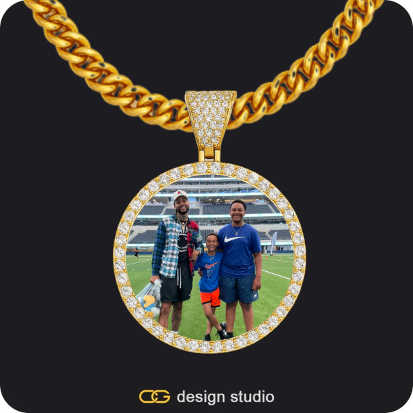 Custom Photo Pendant - Gold / Rectangle / Cuban (10mm),Custom Photo Pendant - Gold / Circle (4 cm) / Cuban (10mm),Custom Photo Pendant - Gold / Rectangle / Cuban (5mm),Custom Photo Pendant - Gold / Circle (3 cm) / Cuban (5mm)