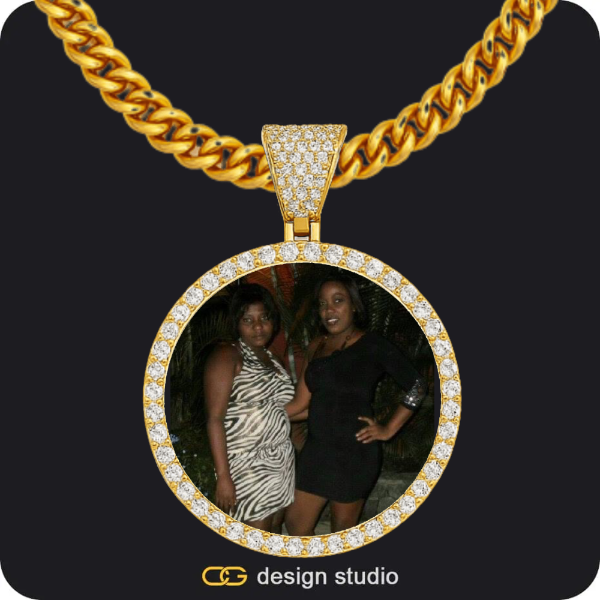 Custom Photo Pendant - Gold / Circle (4 cm) / Cuban (5mm),The Essential Name Necklace: Looped,Item Personalization